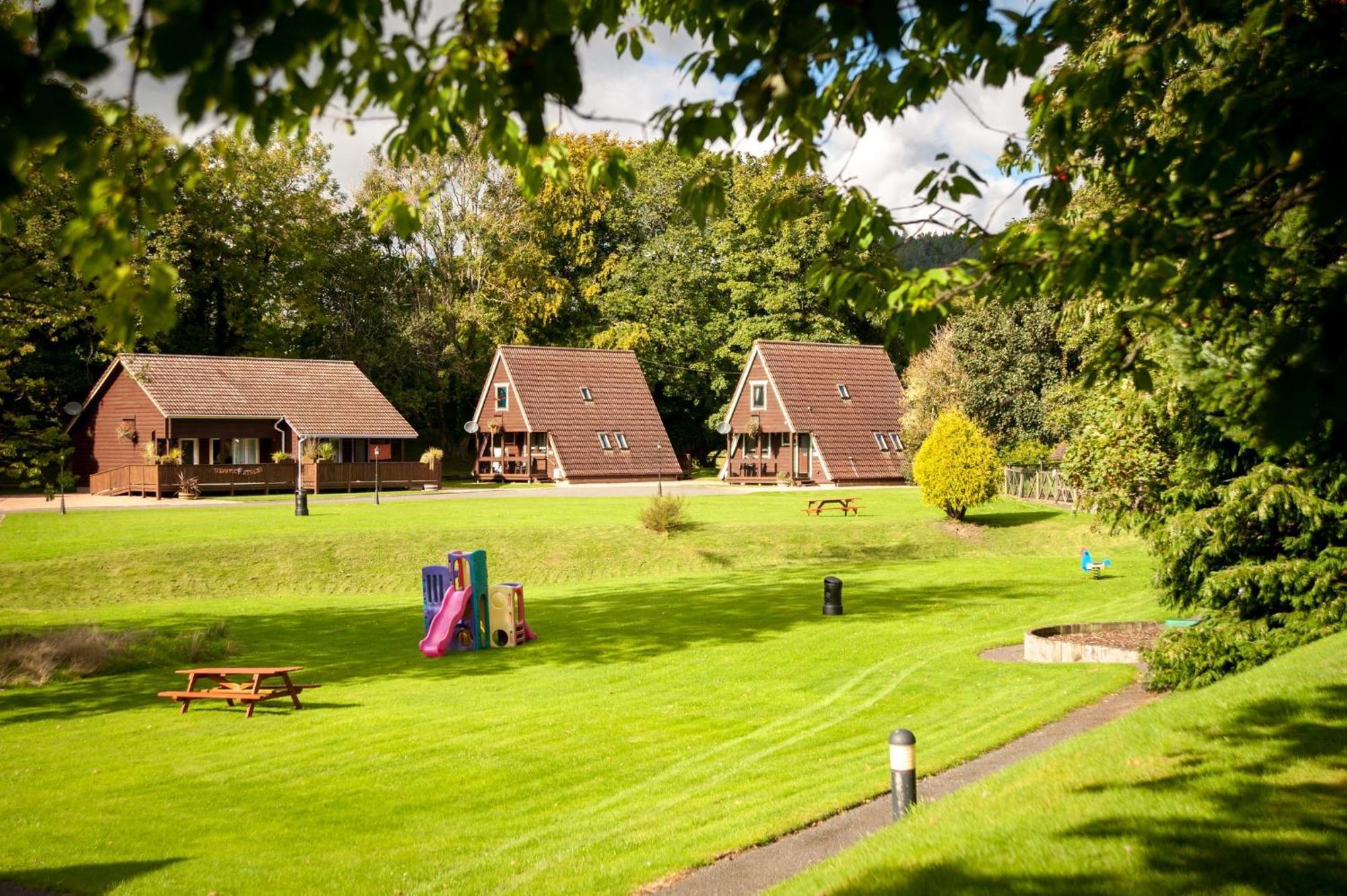 River Edge Lodges Bridge of Earn Esterno foto