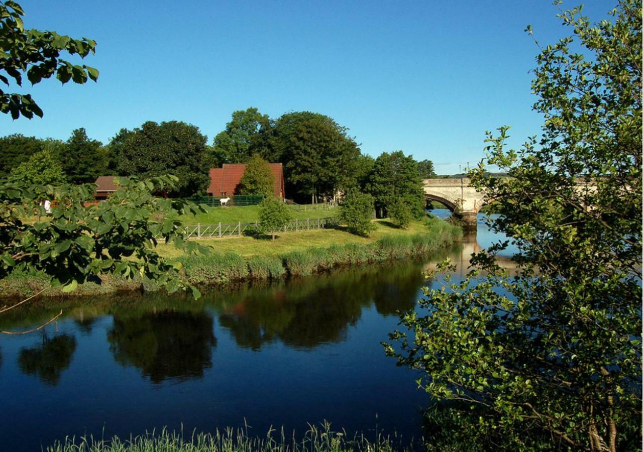 River Edge Lodges Bridge of Earn Esterno foto